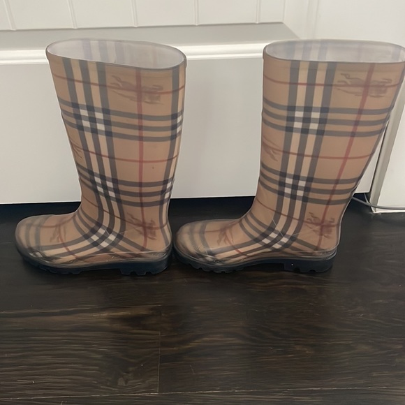 Burberry Haymarket Nova Check rain boots size 36. Excellent condition - Picture 5 of 16